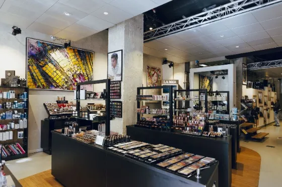 Subtil Glam makeup in store