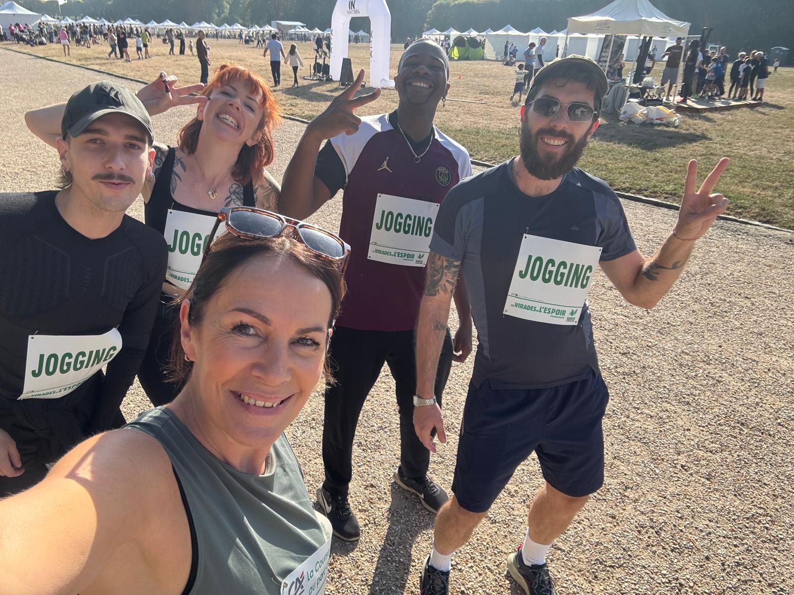 L'équipe Plein Fard avec ses dossards Jogging à la Virade de l'espoir du Parc de Sceaux 2026
